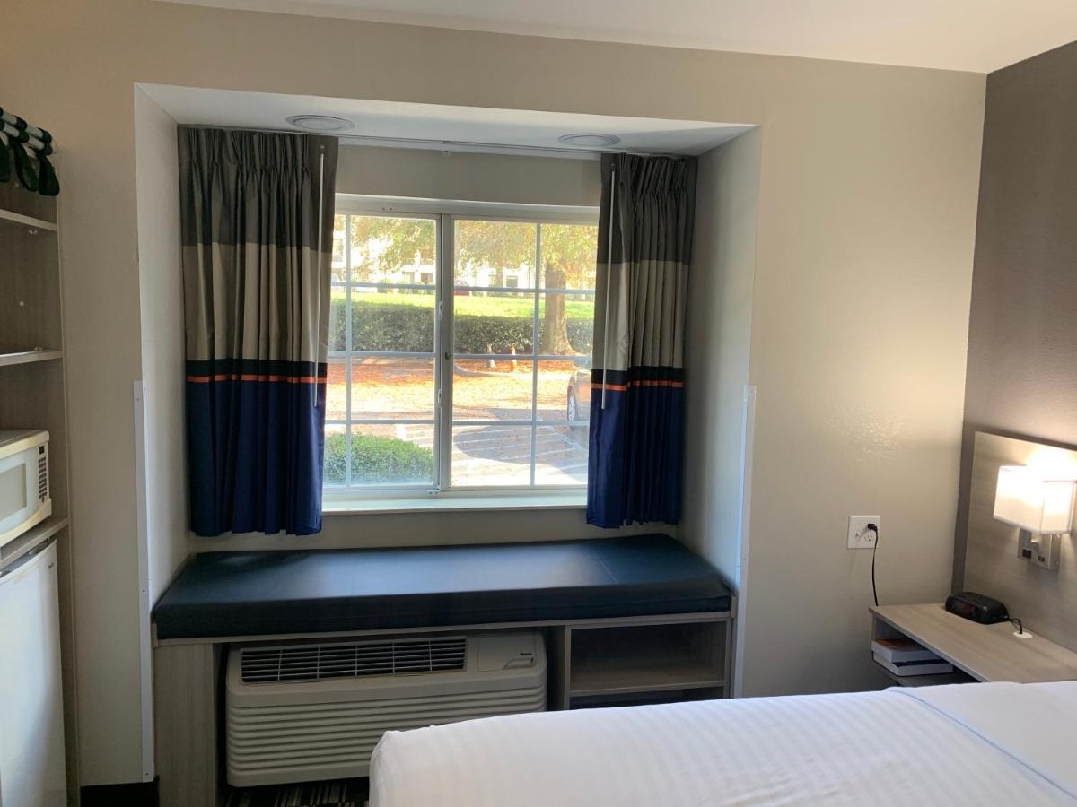 Microtel Inn By Wyndham Charlotte Airport מראה חיצוני תמונה