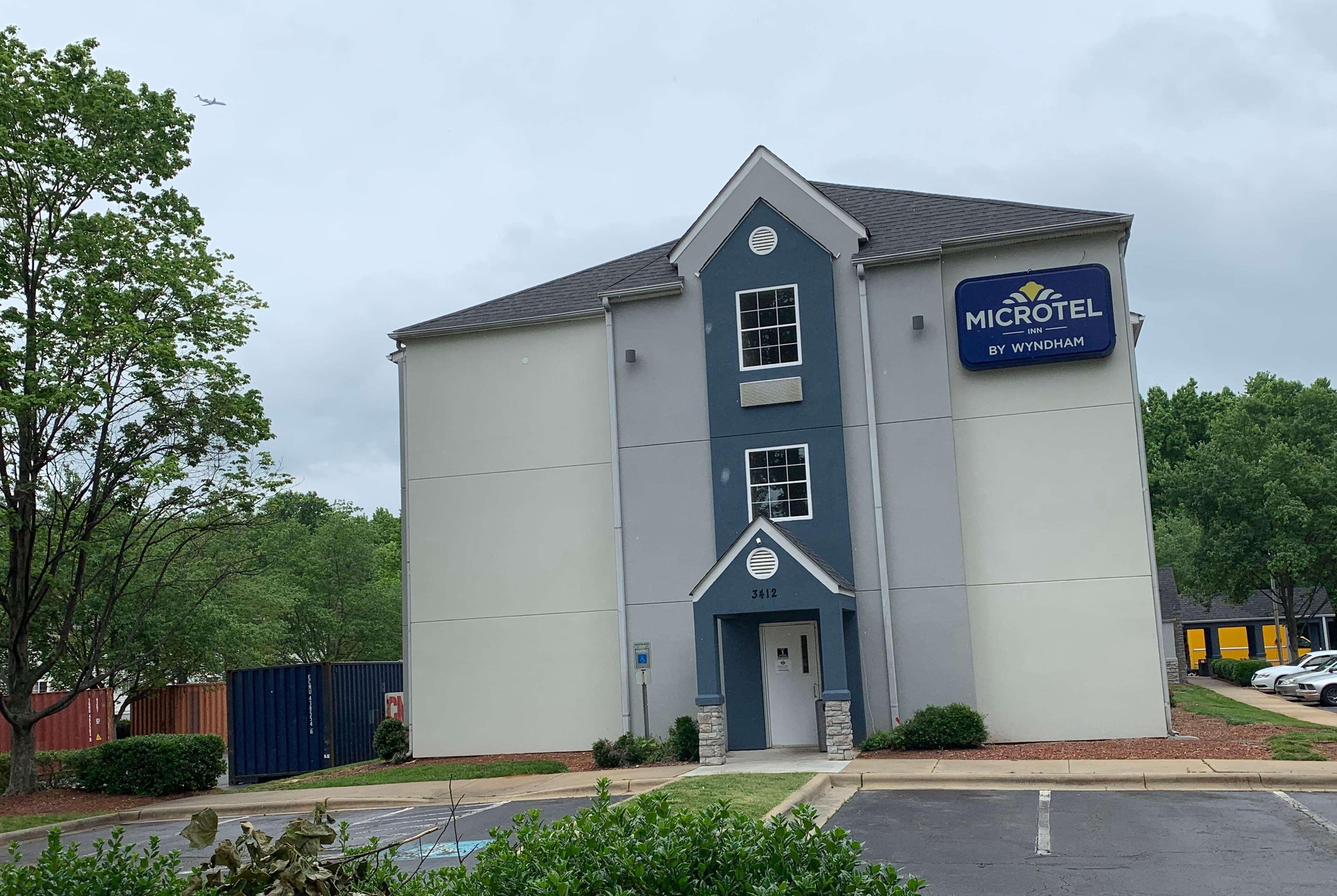 Microtel Inn By Wyndham Charlotte Airport מראה חיצוני תמונה