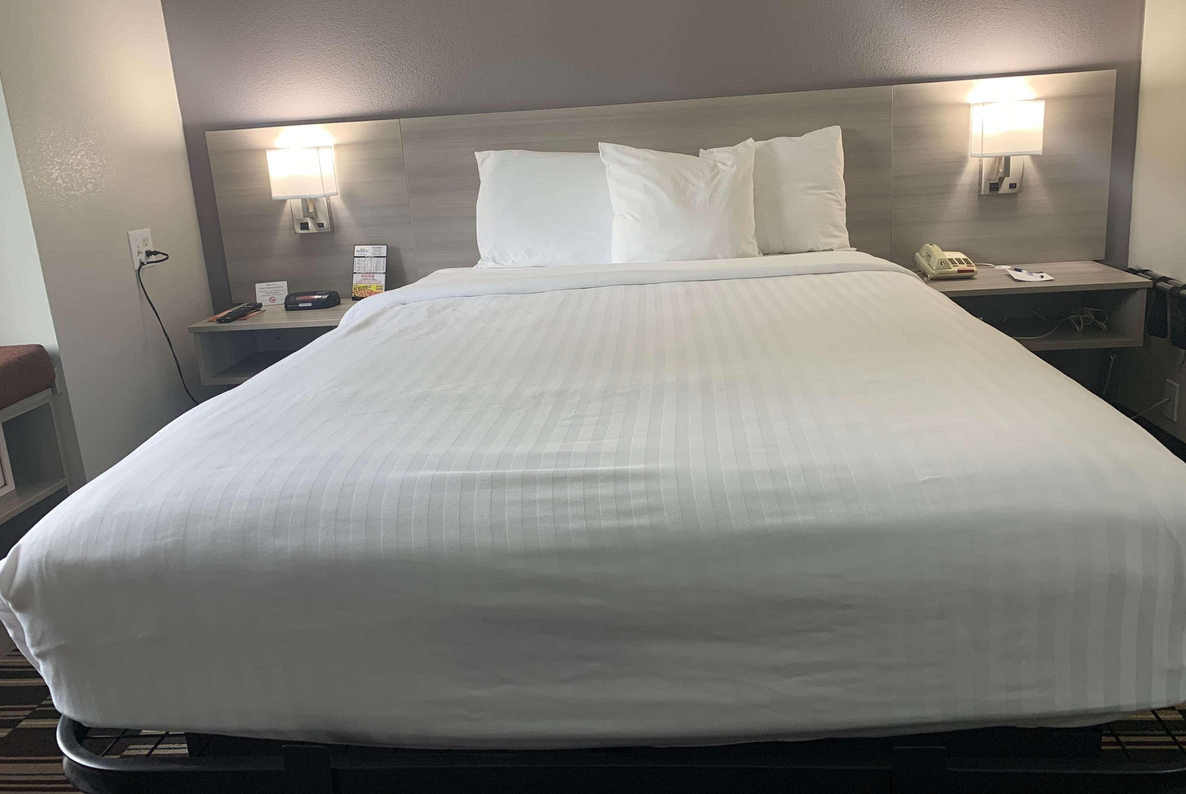 Microtel Inn By Wyndham Charlotte Airport מראה חיצוני תמונה