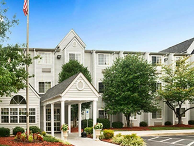 Microtel Inn By Wyndham Charlotte Airport מראה חיצוני תמונה